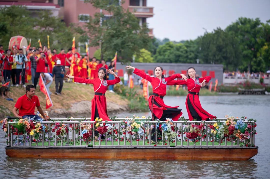 燃動金秋 | 草艇競渡，奪人風采彰顯非遺文化瑰寶之韻(圖8)